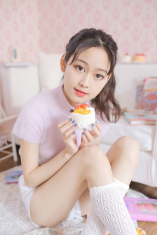 李思彤