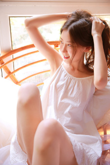 内衣少女